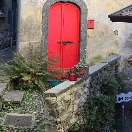 Dom wakacyjny Le Allegre Comari Di Nesso, Casa E Benessere
