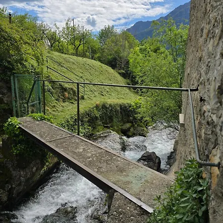 Dom wakacyjny Le Allegre Comari Di Nesso, Casa E Benessere *