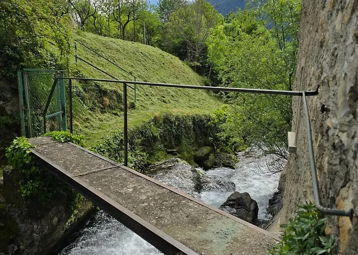 Nyaraló Le Allegre Comari Di Nesso, Casa E Benessere *